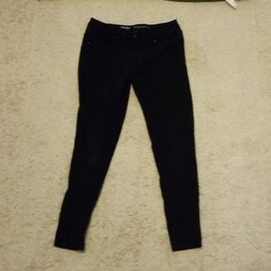 Mossino Mid Rise Black Jeggings